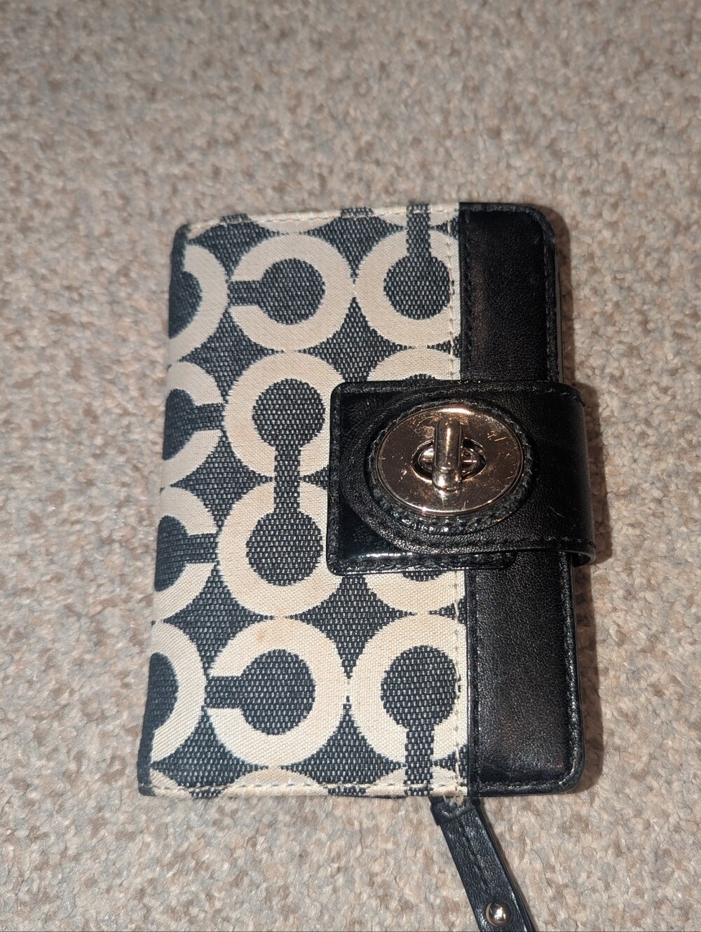 Coach Optic Signature Turnlock Wallet